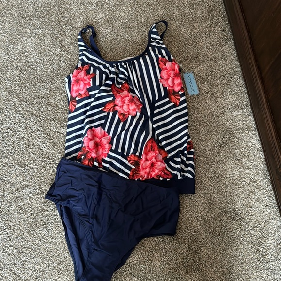 Younique *NWT* swimsuit XL tankini - Picture 1 of 6